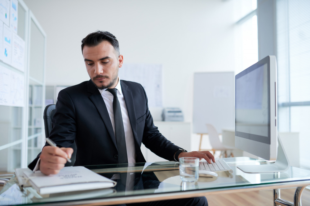 Gérer une micro-entreprise CEO